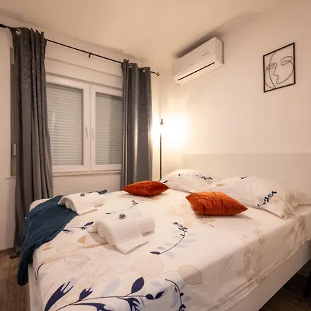 Ante Room's بيت ضيافة تروغير