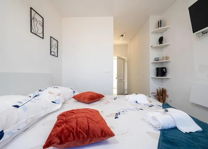 Konukevi Ante Room's 3*